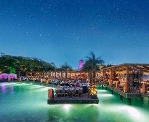 Cratos Premium Hotel & Casino