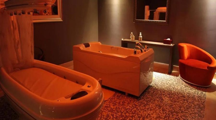 Cratos Premium Hotel & Casino