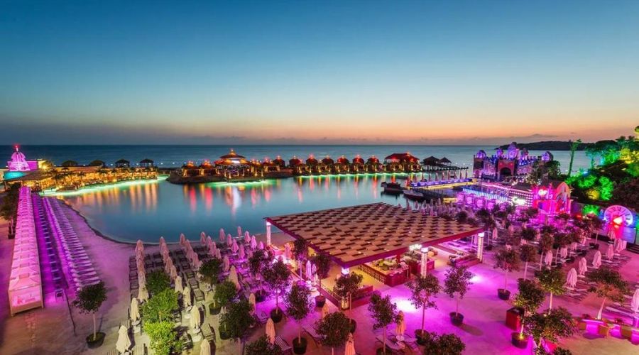Cratos Premium Hotel & Casino