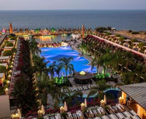 Cratos Premium Hotel & Casino