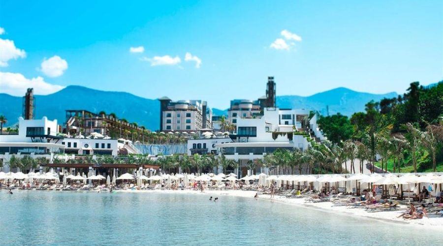 Cratos Premium Hotel & Casino