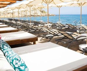 Cratos Premium Hotel & Casino