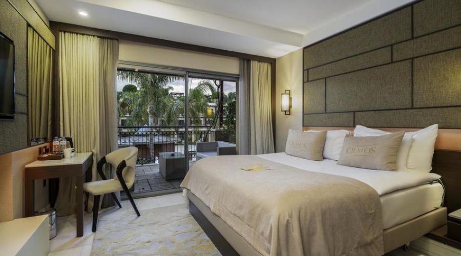 Cratos Premium Hotel & Casino