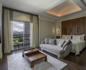 Cratos Premium Hotel & Casino