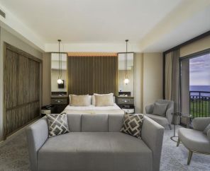 Cratos Premium Hotel & Casino