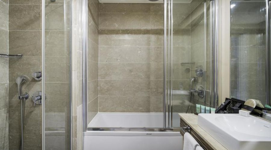 Cratos Premium Hotel & Casino