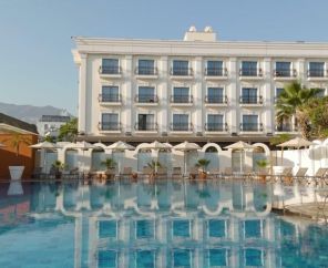 Rocks Hotel