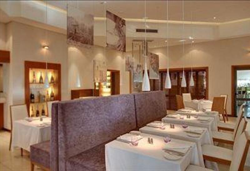 HENNESSY PARK HOTEL