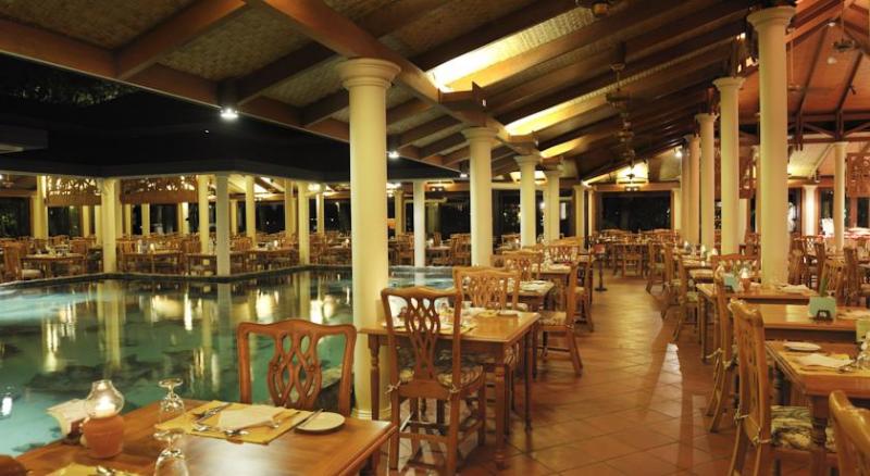 Royal Island Resort