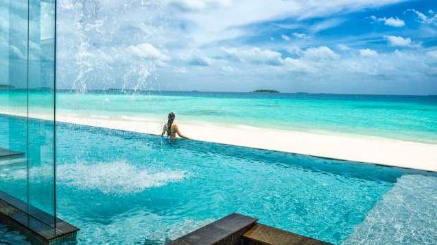 Four Seasons Resort Maldives at Landaa Giraavaru