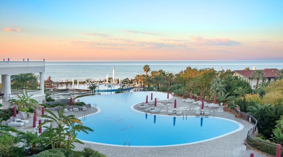 Starlight Resort Hotel