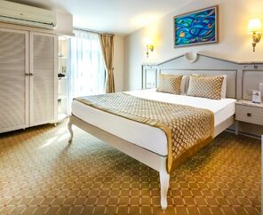 Starlight Resort Hotel