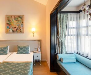 Starlight Resort Hotel