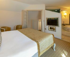 Starlight Resort Hotel