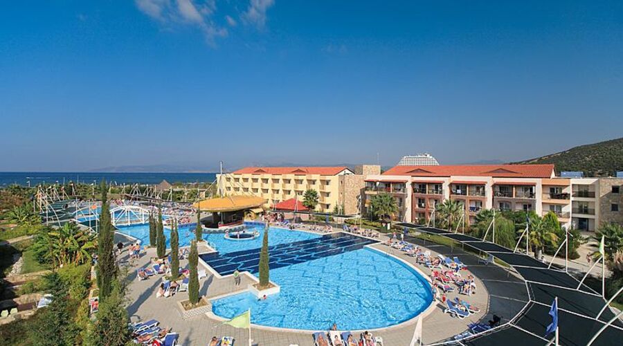 Aqua Fantasy Aquapark Hotel