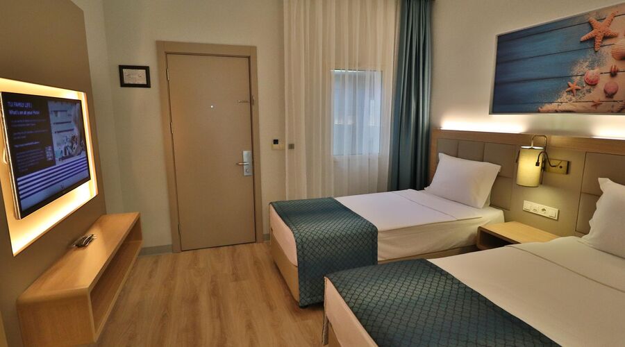 Aqua Fantasy Aquapark Hotel