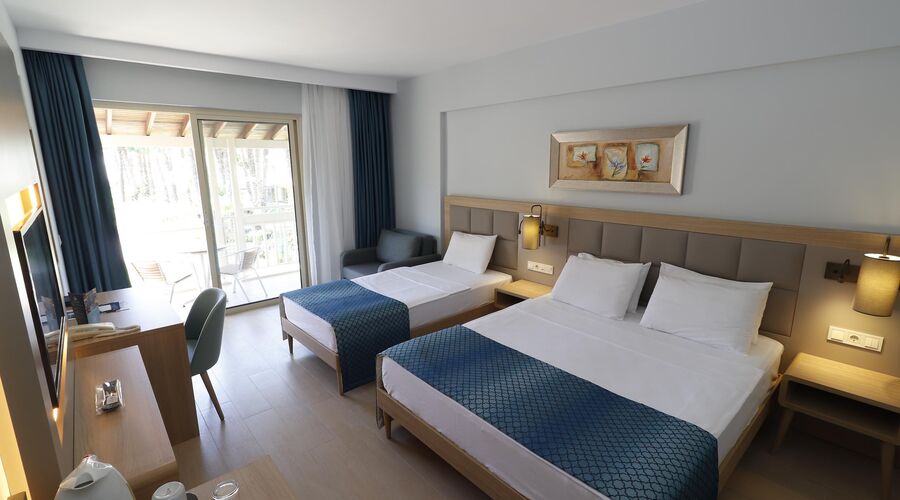 Aqua Fantasy Aquapark Hotel