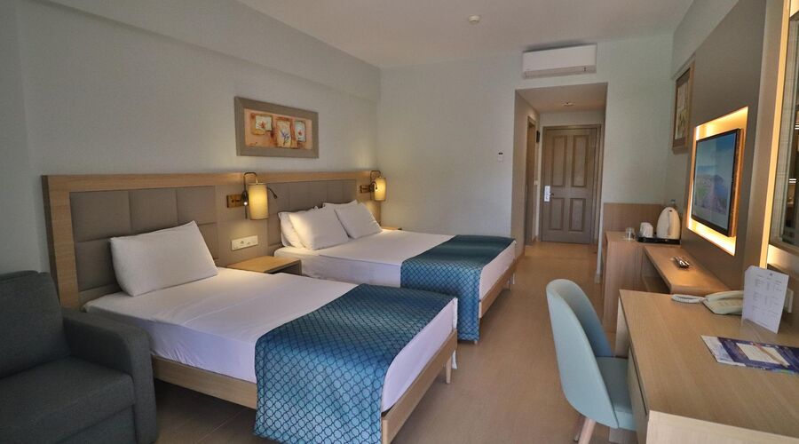 Aqua Fantasy Aquapark Hotel