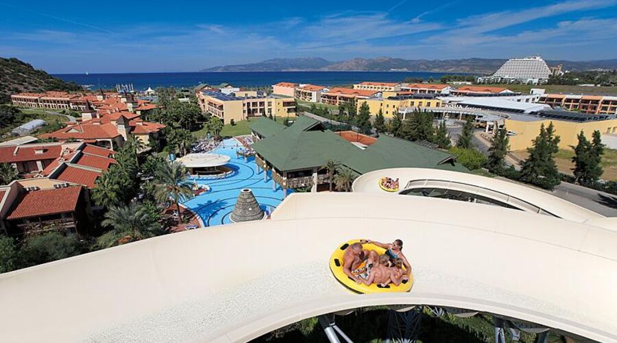 Aqua Fantasy Aquapark Hotel