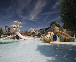 Aqua Fantasy Aquapark Hotel