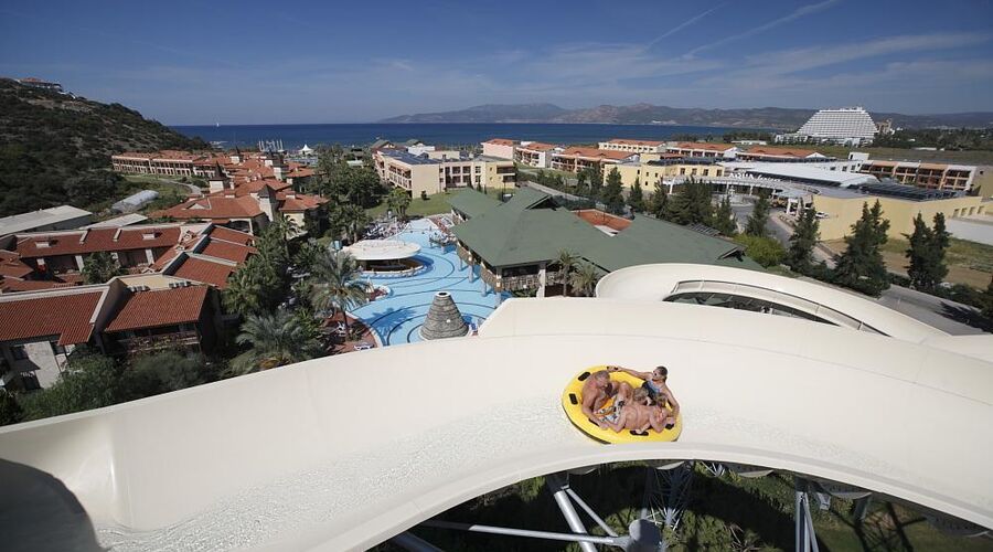 Aqua Fantasy Aquapark Hotel