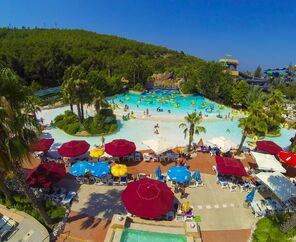Aqua Fantasy Aquapark Hotel
