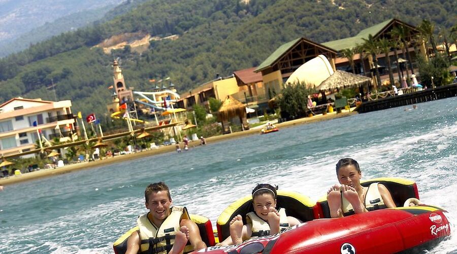 Aqua Fantasy Aquapark Hotel