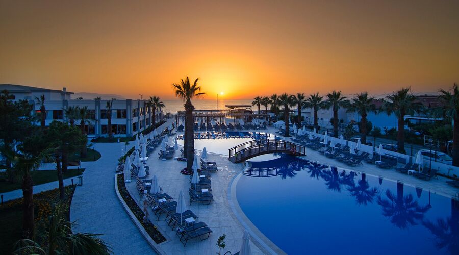 Palm Wings Beach Resort & Spa Kuşadası