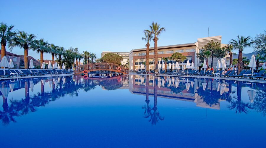 Palm Wings Beach Resort & Spa Kuşadası