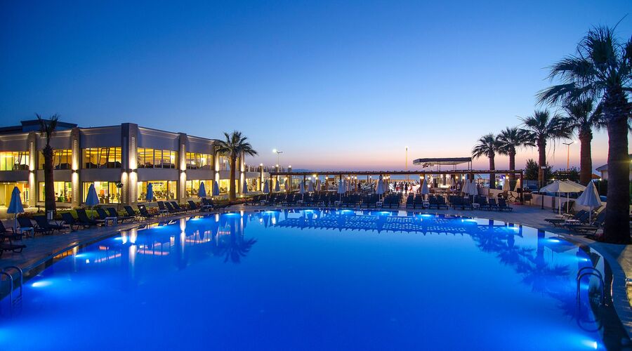 Palm Wings Beach Resort & Spa Kuşadası
