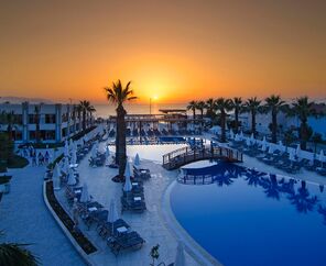 Palm Wings Beach Resort & Spa Kuşadası