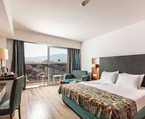 Palm Wings Beach Resort & Spa Kuşadası