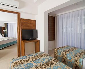 Palm Wings Beach Resort & Spa Kuşadası