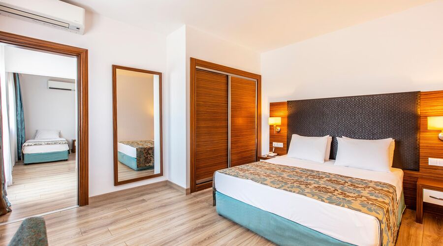 Palm Wings Beach Resort & Spa Kuşadası