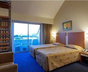 Crystal Admiral Resort Suites & Spa