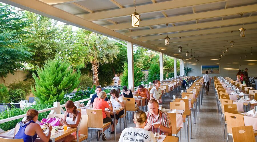 Crystal Admiral Resort Suites & Spa