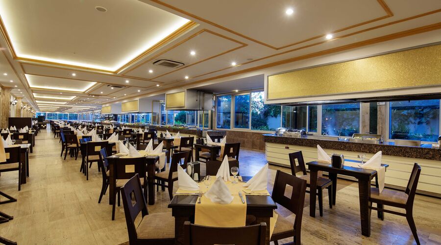 Crystal Admiral Resort Suites & Spa