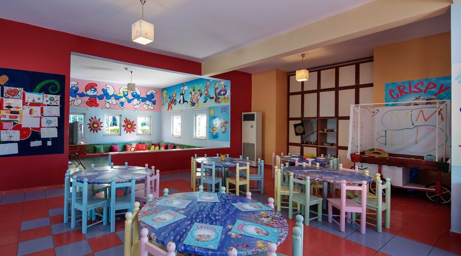 Crystal Admiral Resort Suites & Spa