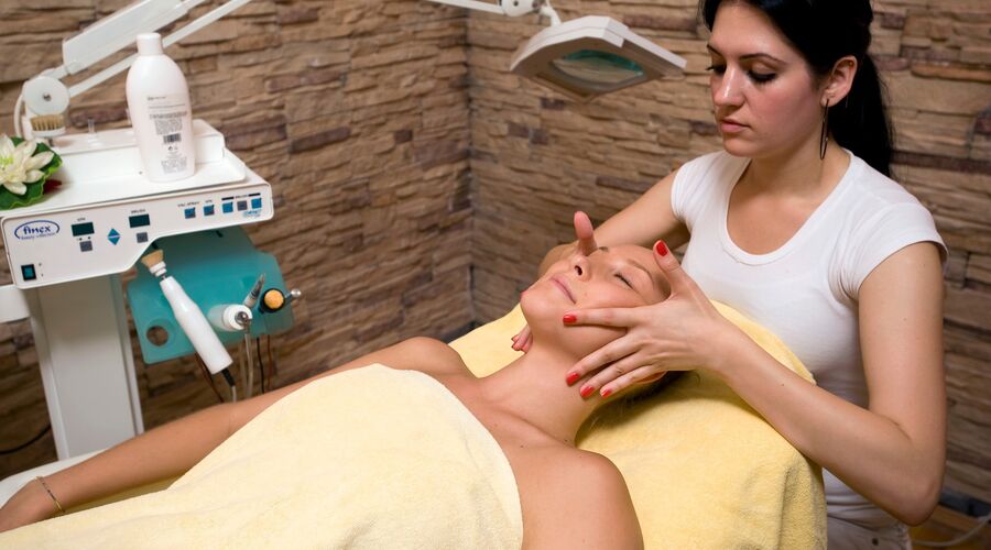 Crystal Admiral Resort Suites & Spa