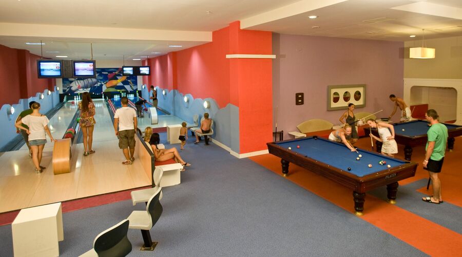 Crystal Admiral Resort Suites & Spa