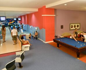 Crystal Admiral Resort Suites & Spa