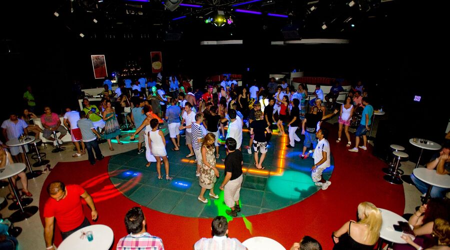 Crystal Admiral Resort Suites & Spa