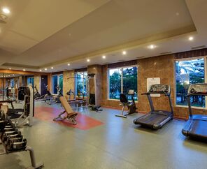 Crystal Admiral Resort Suites & Spa