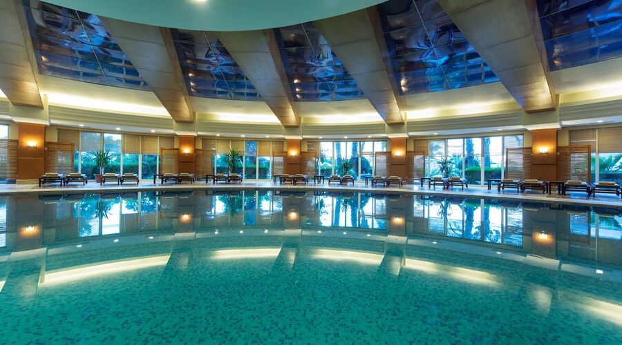 Crystal Admiral Resort Suites & Spa