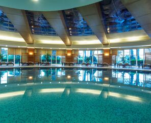 Crystal Admiral Resort Suites & Spa