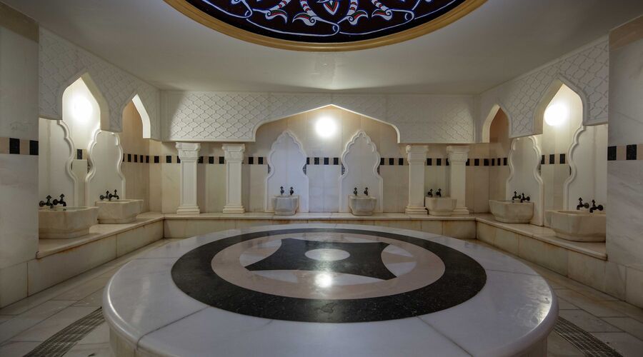 Crystal Admiral Resort Suites & Spa