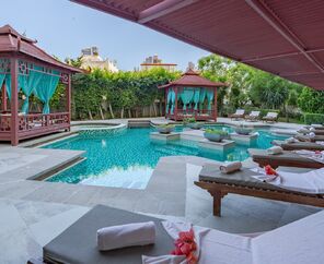 Crystal Admiral Resort Suites & Spa