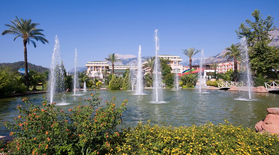Crystal De Luxe Resort & Spa