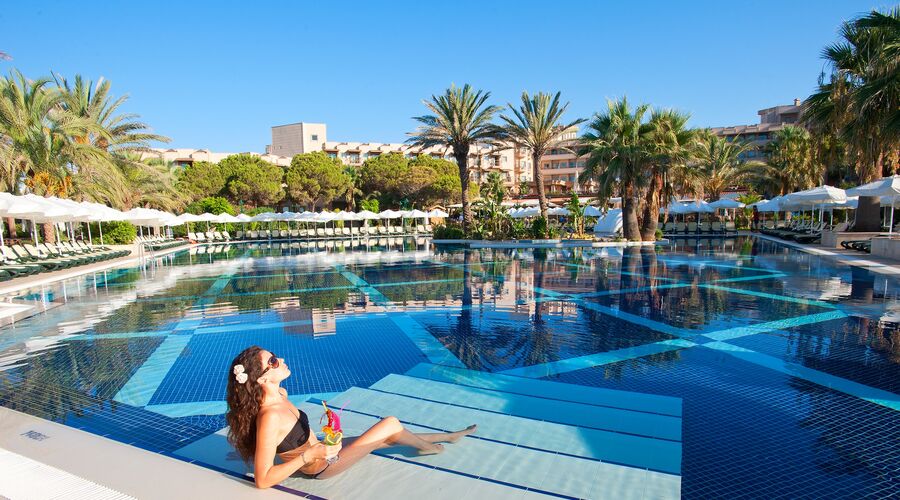 Crystal Tat Beach Golf Resort & Spa