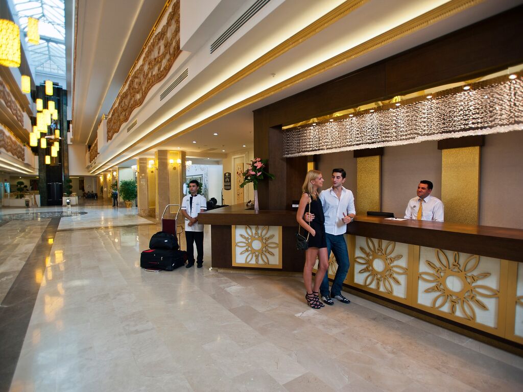 Crystal Tat Beach Golf Resort & Spa